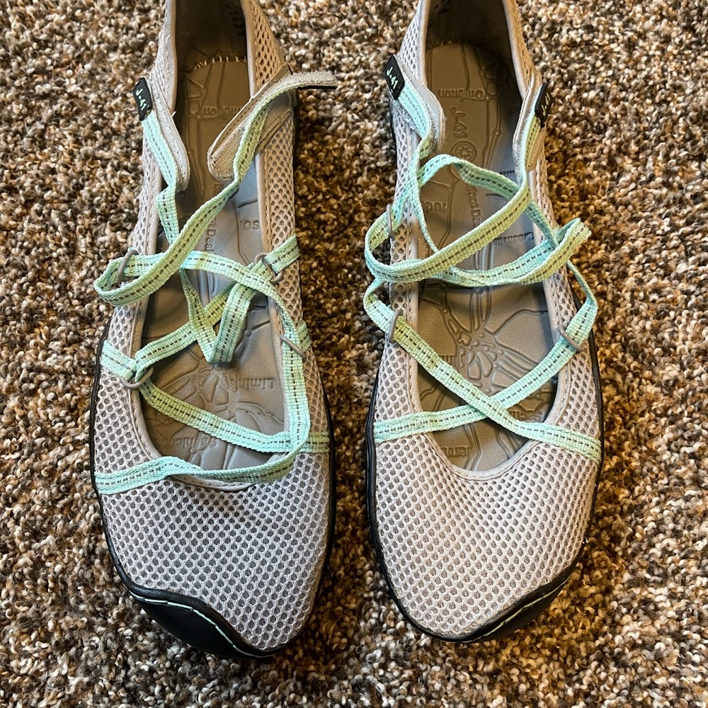 Barefoot designs strappy shoes